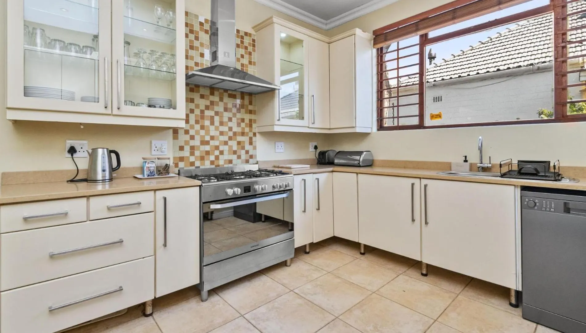 Spacious Claremont Home With Pool Fireplace Cape Town 0*,  South Africa
