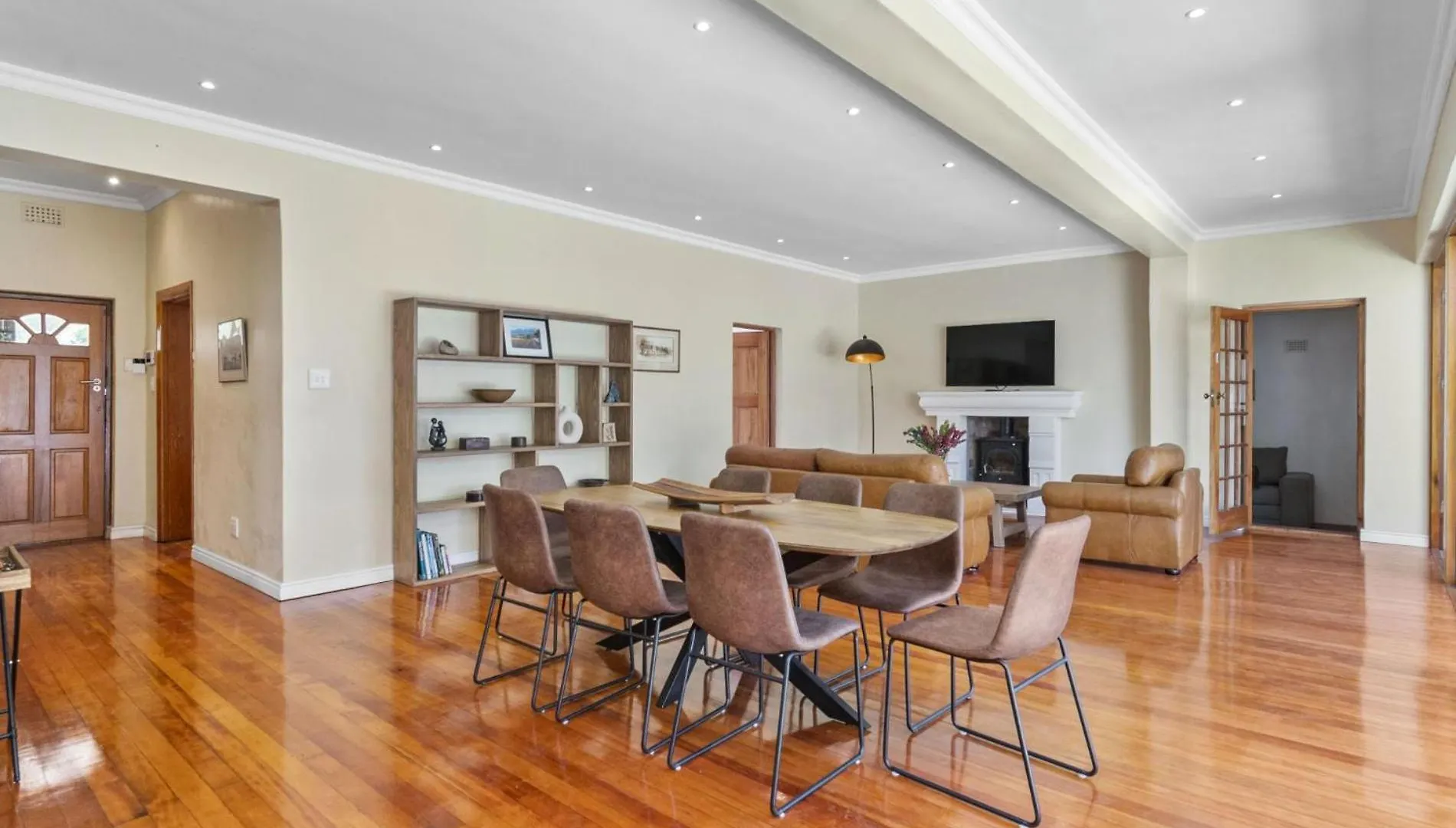 Holiday home Spacious Claremont Home With Pool Fireplace Cape Town