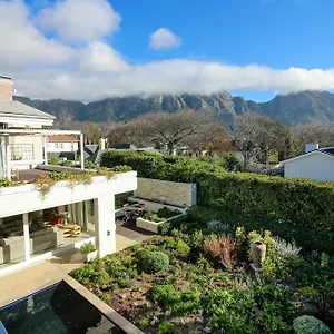 Guest house Thirty On Grace, Cape Town