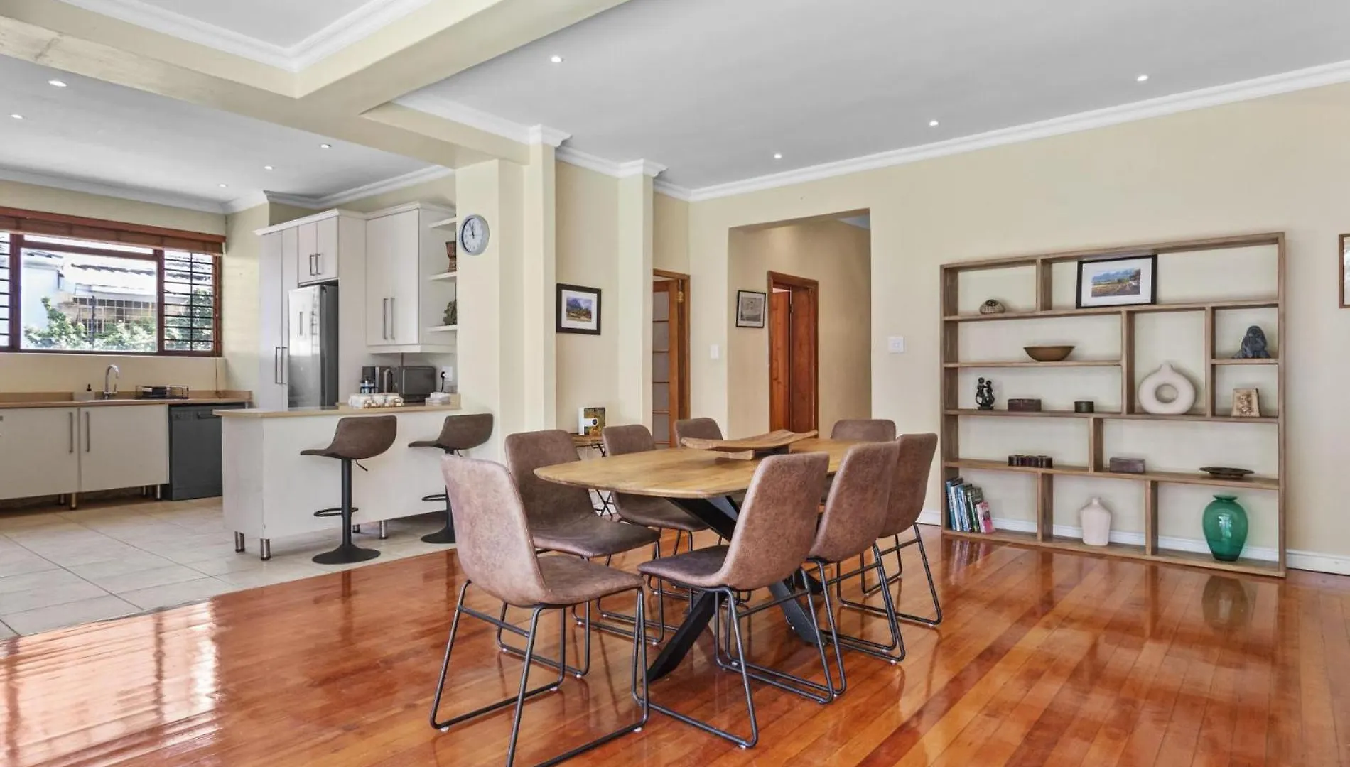 Hébergement de vacances Spacious Claremont Home With Pool Fireplace Le Cap